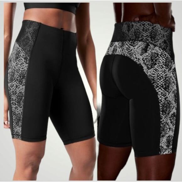 Athleta Shorts Womens XS Black Stay Fly 9" Compression Reflective Athletic Run - Picture 1 of 11